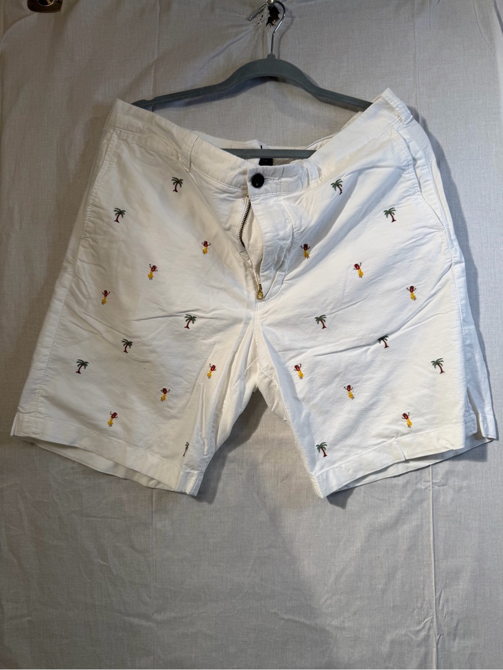 JCREW size 36 Men's White Embroidered Palm & Hula Girl Shorts